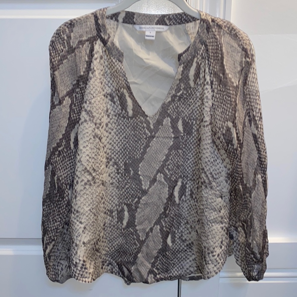 Diane von furstenberg snake skin print top
